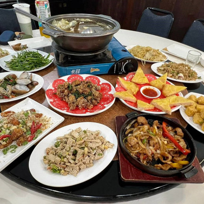 乾一杯啤酒海鮮燒烤料理圖片