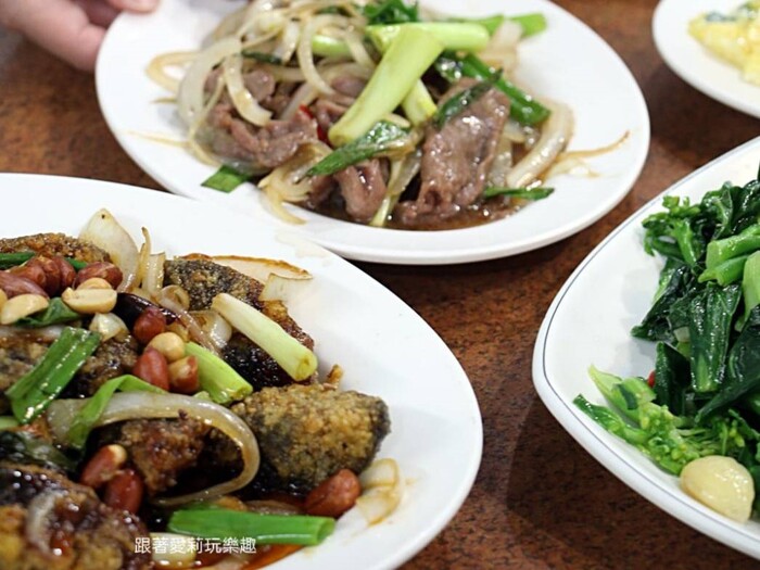 乾一杯啤酒海鮮燒烤料理圖片